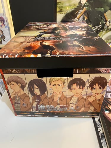 Attack on Titan Box