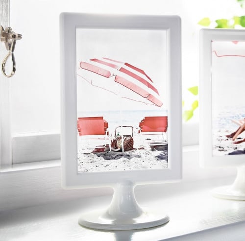 استاند ابيض مع طباعة A4