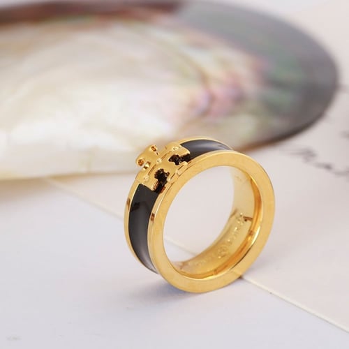 خاتم توري بورش