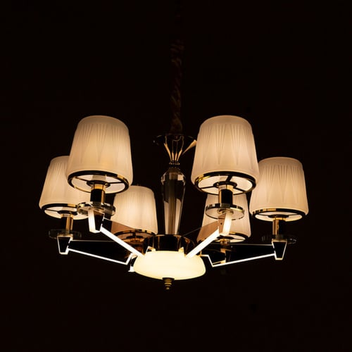 ثريا علاقي ذهبي مزخرف بست أذرع مضيئة