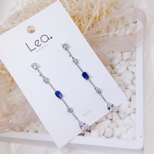 حلق فضه مزين بالزيركون