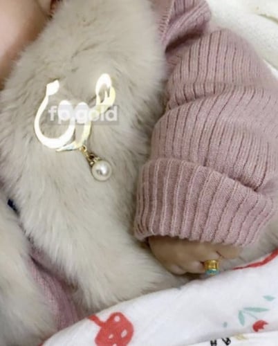 بروش مطلي ذهب مع فص لولو زريكون