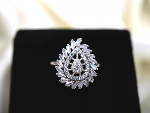 اطقم نواعم باحجار الباجيت والزركون