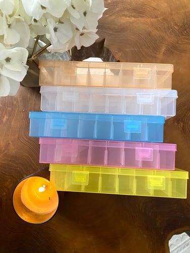 بوكس لحفظ خيوط التطريز