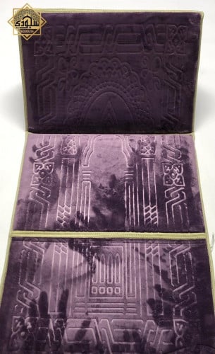 سجادة الروضة مبطنة مع مسند للظهر (مخمل)