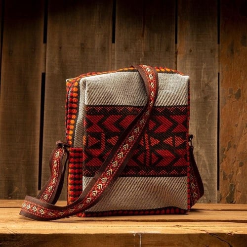 حقيبة كروس من قماش السدو المميز