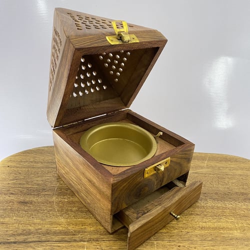 مبخرة خشبية هرمي