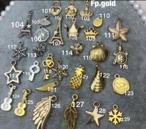 قلاده بالاسم يمكن واختيار و تغيير الفصوص