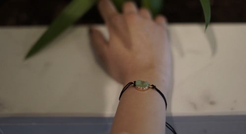 اسوارة احجار كريمة