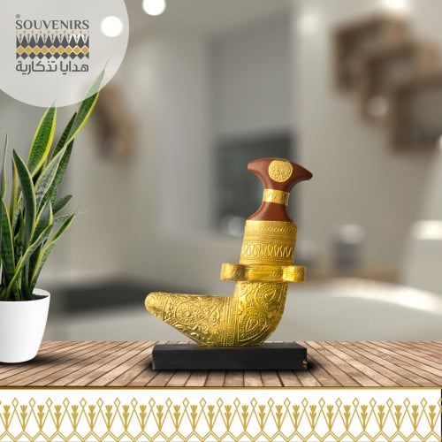 مجسم خنجر فايبر صغير مع قاعدة خشبية