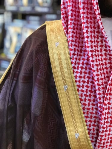 بشت رجالي بشت الهدايا لون عودي ( بني محروق) قصب لي...