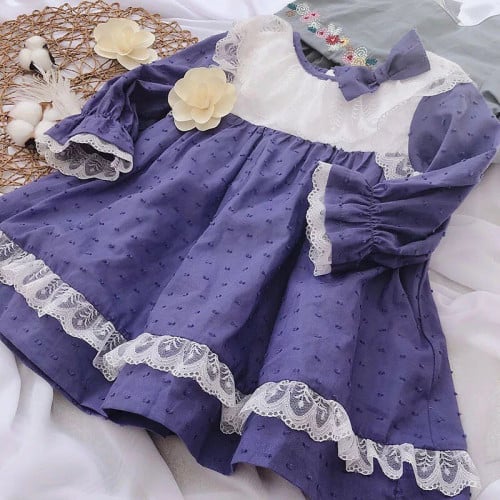 فستان انيق مزين بالدانتيل