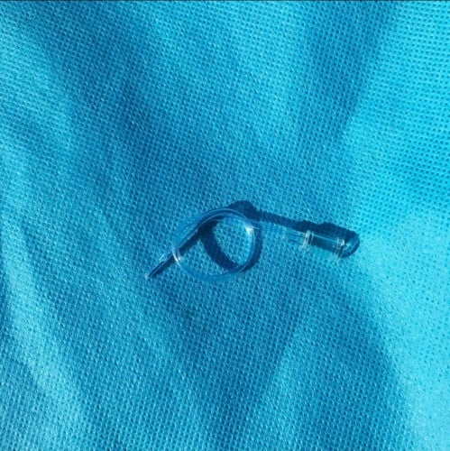 انبوب تغذية للطيور