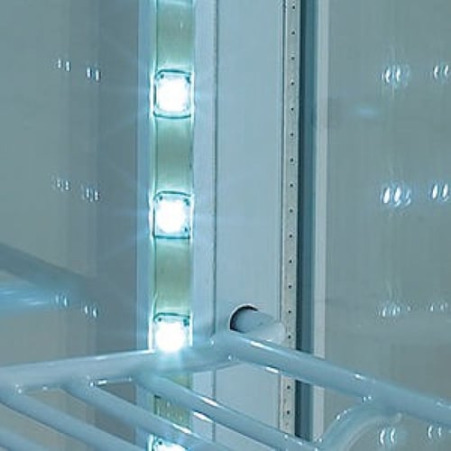 ثلاجة عرض الحلويات 3 رفوف مع اضاءة LED سعة 82 ليتر...