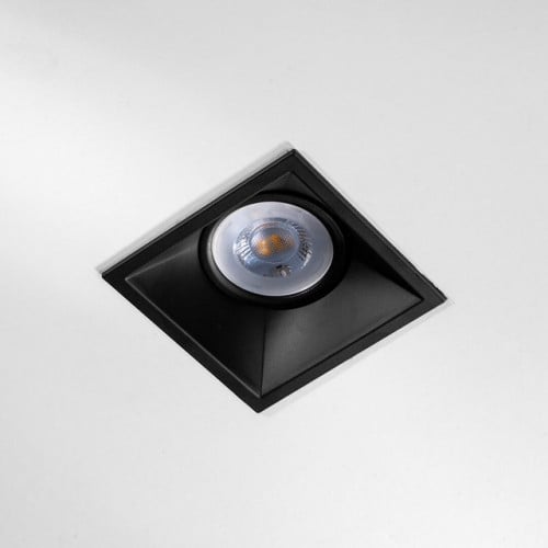 قاعدة سبوت لايت مربع اسود