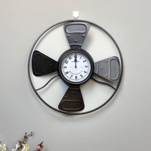 ساعة انتيك بشكل مروحة حديد مناسبات تحف العيد