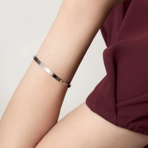 اسوارة Love هاف زركون نحيف - سلڤر