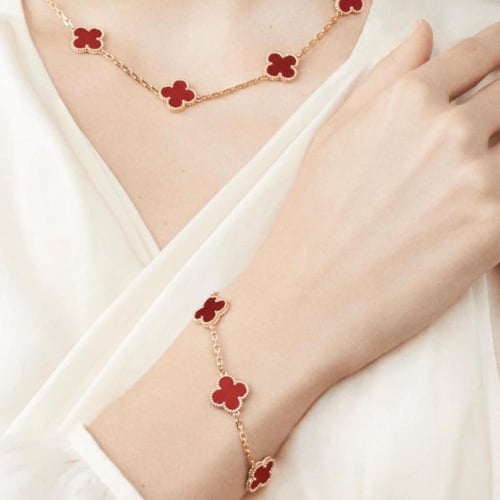 اسوارة ڤينتاج الأمبرا قولد : حجر احمر