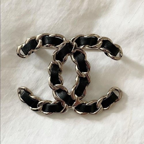 بروش CH جلد اسود