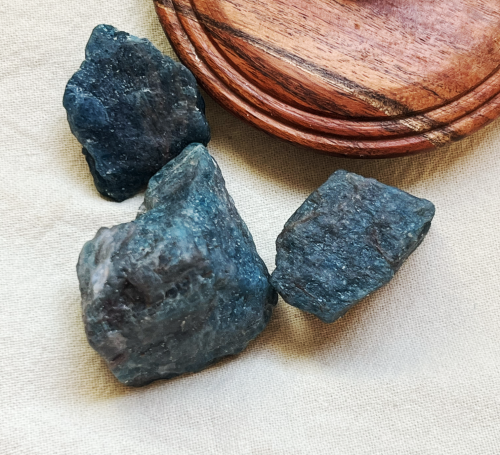 Medium Apatite Raw
