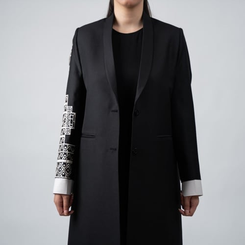 بليزر اسود مطرز صيفي