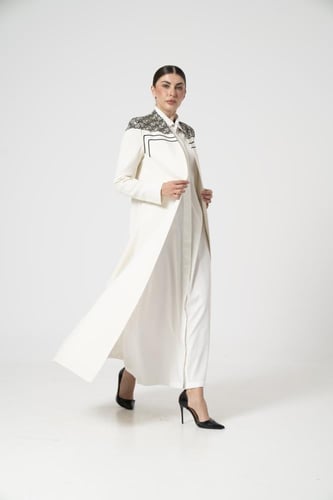 اوف وايت بقصات من الكريب المشجر