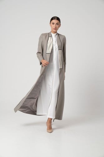 صوف باللون الرمادي