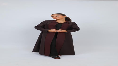 بليزر باللون العنابي مطرز