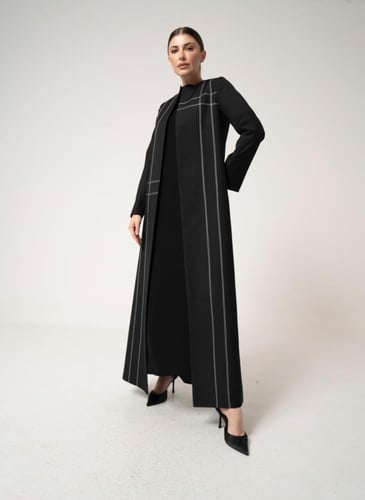 اسود بدقات ابيض