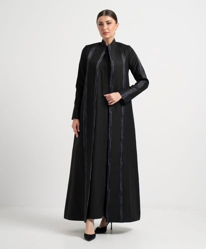 كتان اسود بقصات حرير كحلي