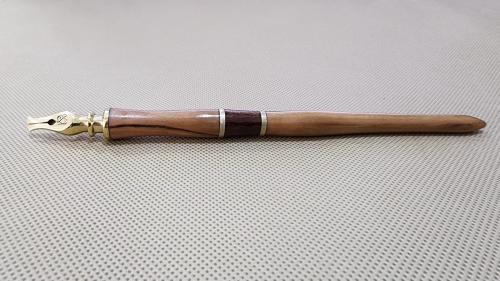 قلم الآغا - مقبض خشبي فاخر، وريشة نحاسية - 6 ملم