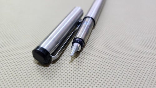 قلم باركر للخط العربي - معدني