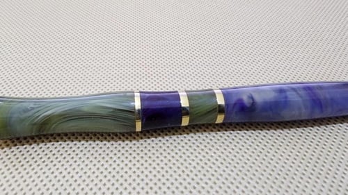 قلم الآغا - مقبض ملون، وريشة نحاسية - 10 ملم