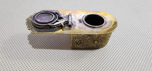 محبرة قدما النحاسية