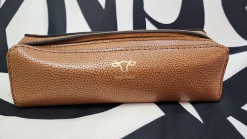 محفظة أقلام جلدية