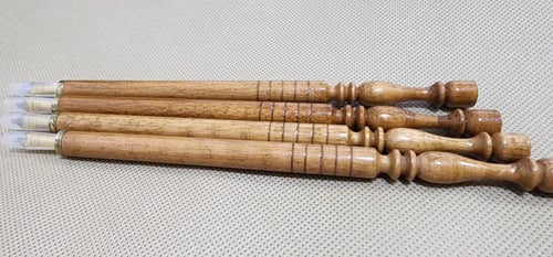 قلم سلاية أندونيسية ذهبية ومقبض خشبي (بني + النمر)...