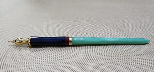 قلم الآغا (ذهبي - ملون - 1.5 ملم)