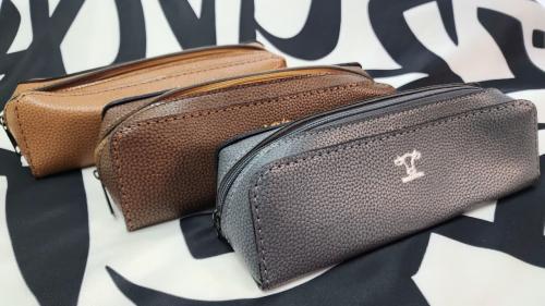 محفظة أقلام جلدية