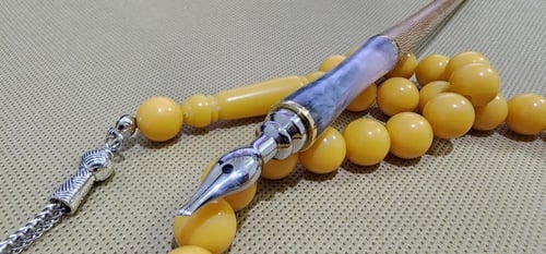 قلم الآغا، استانستيل، لون أبيض مموج وخشب، مقاس 2 m...