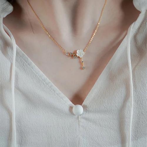 سلسال الساكورا - necklace