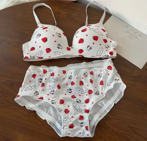 سنتيانة هيلوكيتي - hello kitty