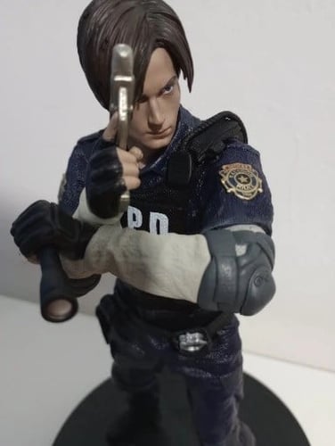 مجسم ليون - resident evil