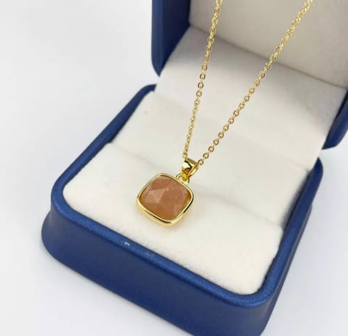 قلادة الأحجار الكريمة - bracelet