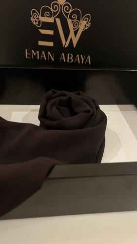 طرحه بني غامق