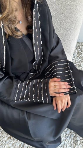 عباية اللؤلؤ العصرية