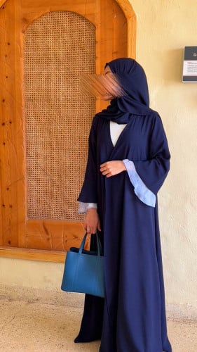 عباية بلو بقماش الكريب والشيفون على اطراف الاكمام...