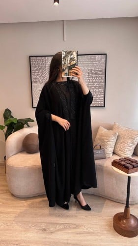 عباية ظبية عباية بقماش الكريب الملكي والقصة قطرية...