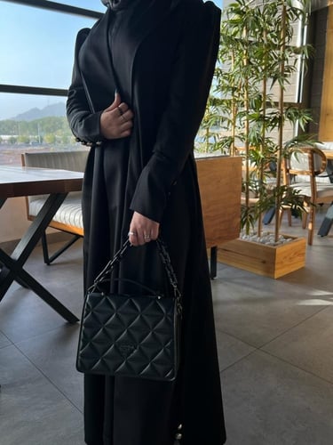 العباية الاكثر طلبا بإطلالتها الجديدة عباية بقماش...