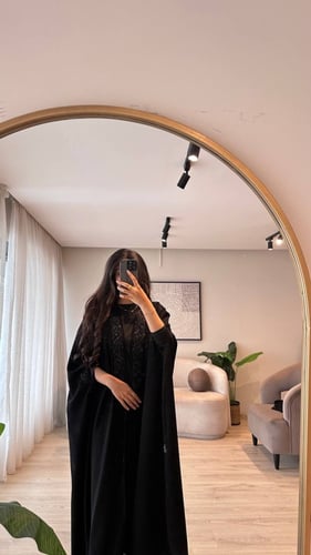 عباية ظبية عباية بقماش الكريب الملكي والقصة قطرية...