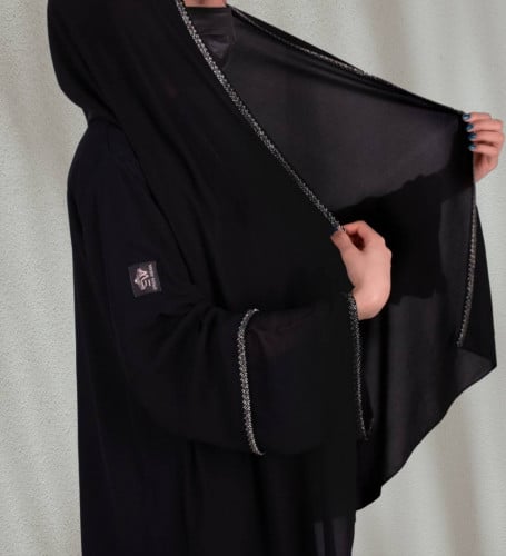 عباية شيفون أنيقة بكلفة ناعمة وانيقةعلى الاكمام وع...